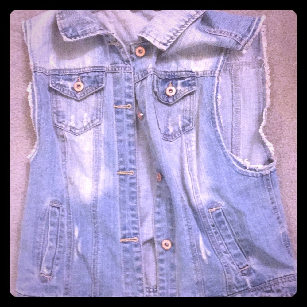 Frayed denim vest